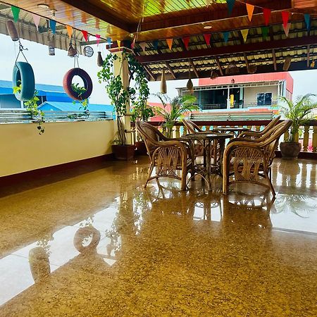 Savet Hostel Stoeng Treng Exterior foto